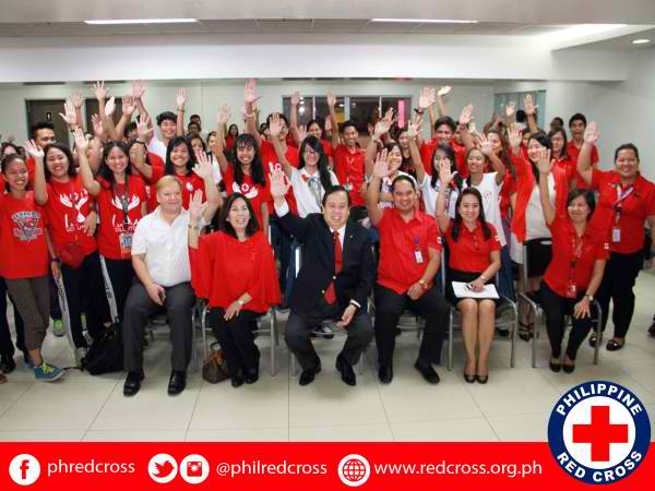 philippinesredcross-worldaidsday2016-handsupcampaign