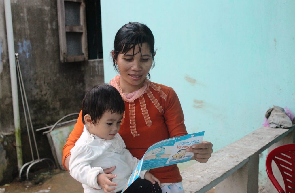 Hand Foot Mouth Disease field shot Viet Nam 2013, Ly Phương Nguyễn