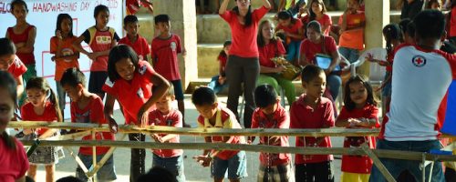 Children at Lanao Elementary School. 22/10/2015. Philippines, Cebu, Daanbantayan, Lanao. Learning how to wash hands. Photo by Eli Tambiga. Japanese Red Cross Society / Philippine Red Cross