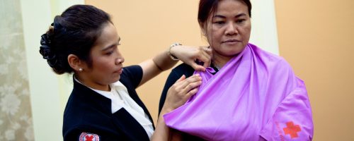 Thai Red Cross equips Burmese migrant workers with life-saving techniques in September 2016. Photo by IFRC.