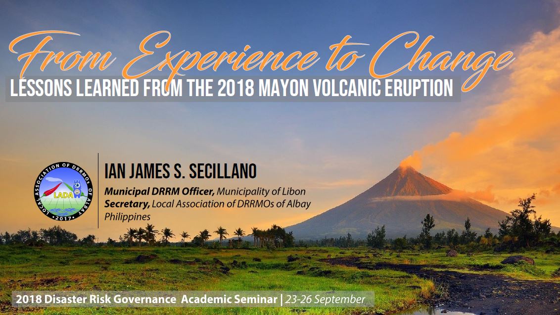 Mayon volcano in the philippines picture